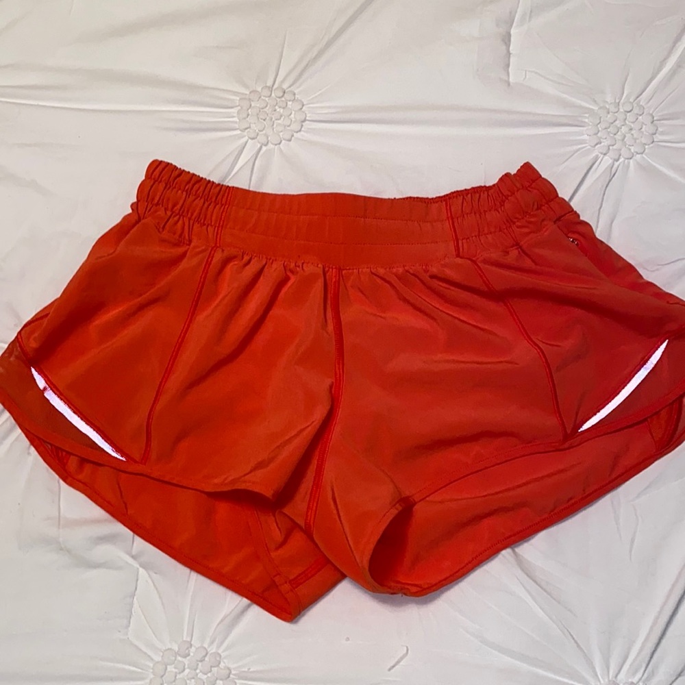 Lululemon Hotty Hot Shorts 2.5